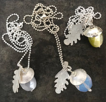 Load image into Gallery viewer, ¨Acorn of Hope ¨ Chain Necklace

